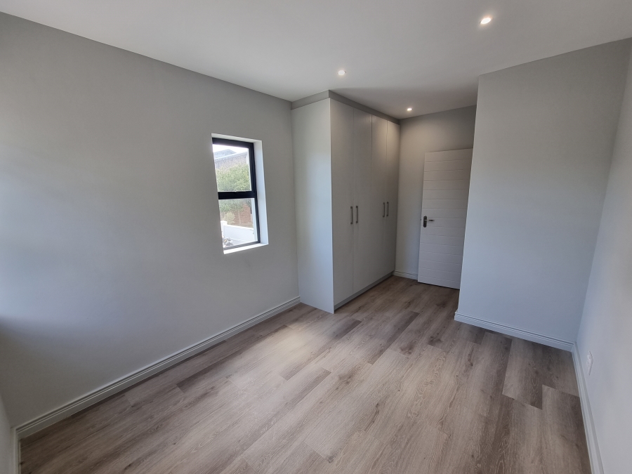 To Let 4 Bedroom Property for Rent in Royal Ascot Western Cape